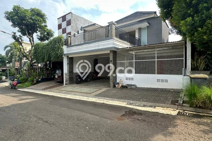 Rumah Modern 3 KT LT 200m2 di Legenda Wisata Rumah Modern 3 KT LT 200m2 di Legenda Wisata