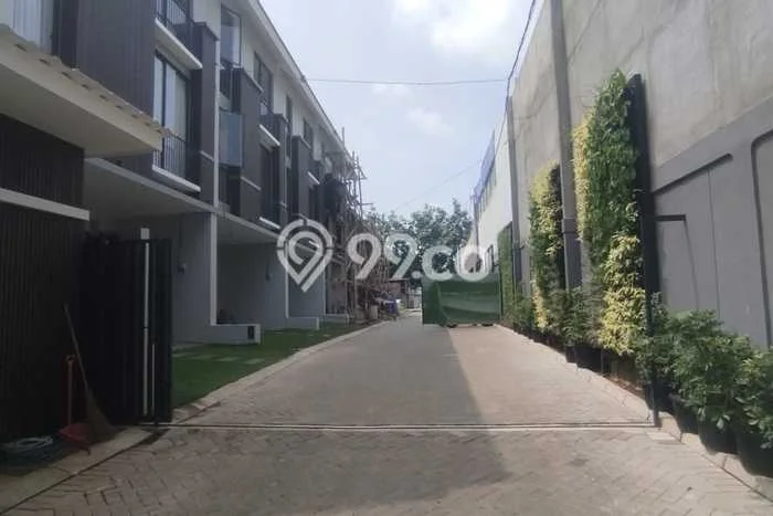 Rumah Mewah LB 127m2 Siap Huni Desain Elegan di Lebak Bulus, Jakarta Selatan Rumah Mewah LB 127m2 Siap Huni Desain Elegan di Lebak Bulus, Jakarta Selatan