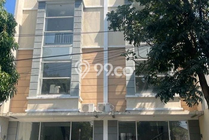 Ruko Dijual di Prime Area Surakarta Luas 300m2 Ruko Dijual di Prime Area Surakarta Luas 300m2