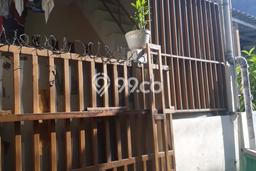 Jual Rumah Eksklusif 4 KT di Utan Kayu, Jakarta Timur Jual Rumah Eksklusif 4 KT di Utan Kayu, Jakarta Timur
