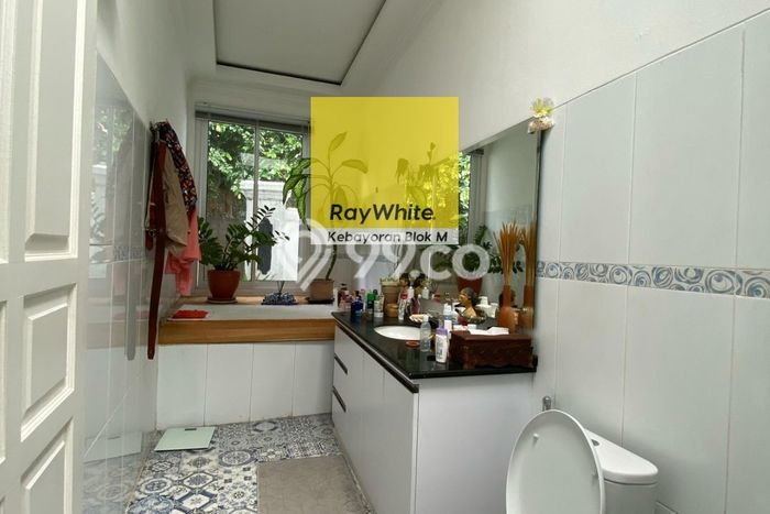 Jual Rumah Luas Elegan Dengan View Eksklusif di Kemang, Jakarta Selatan Jual Rumah Luas Elegan Dengan View Eksklusif di Kemang, Jakarta Selatan