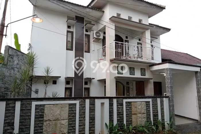 Dijual Cepat Rumah Bagus Siap Huni LB 250m2 di Pedurungan, Semarang Dijual Cepat Rumah Bagus Siap Huni LB 250m2 di Pedurungan, Semarang