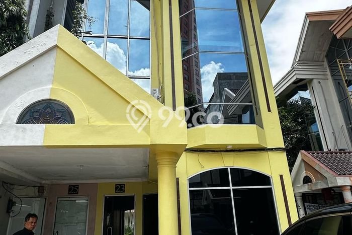 Ruko Komersial Dijual di Dukuh Pakis Surabaya LT 66m2 & LB 198m2 Ruko Komersial Dijual di Dukuh Pakis Surabaya LT 66m2 & LB 198m2