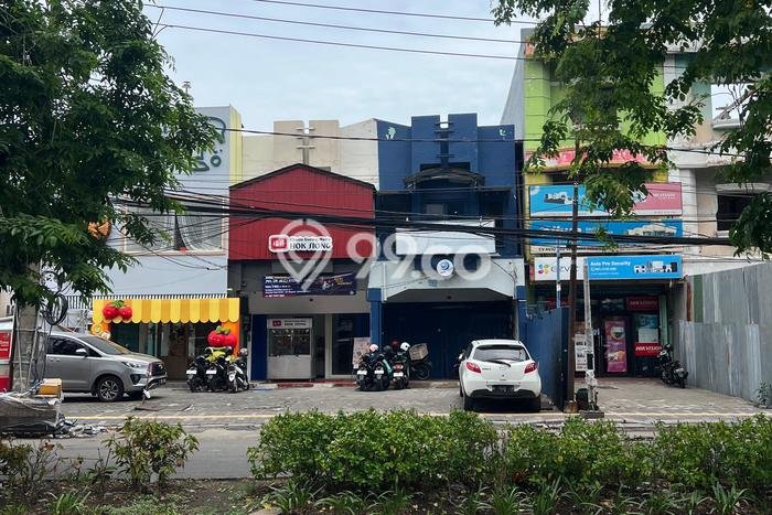 LOKASI PREMIUM! Ruko di , Luas 150m2m², Lokasi Niaga LOKASI PREMIUM! Ruko di , Luas 150m2m², Lokasi Niaga
