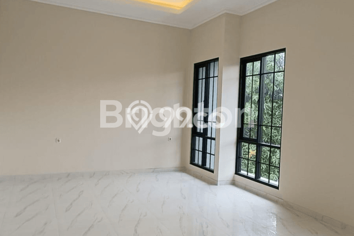 Rumah di Mulyorejo, Surabaya, LT 135m2m² Bangunan 195m2m² - JUAL CEPAT! Rumah di Mulyorejo, Surabaya, LT 135m2m² Bangunan 195m2m² - JUAL CEPAT!