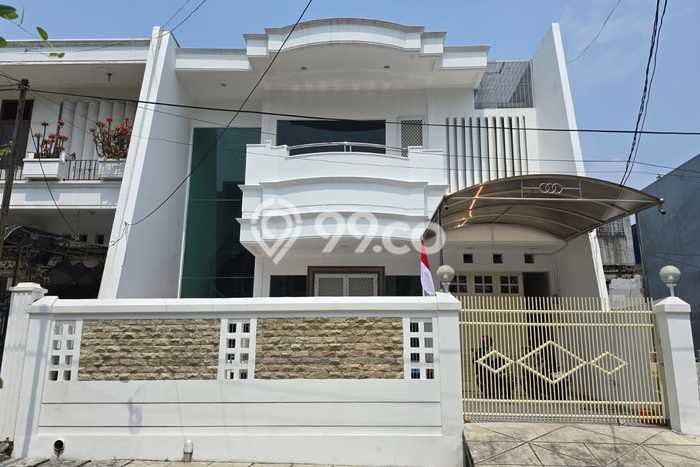 Rumah sewa siap pakai 3 Kamar Tidur di Pluit, Jakarta Utara Rumah sewa siap pakai 3 Kamar Tidur di Pluit, Jakarta Utara