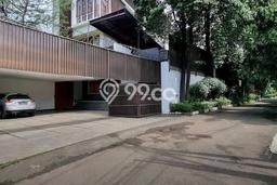 Rumah Siap Huni 5 KT 4 KM di Simprug, Jakarta Selatan Rumah Siap Huni 5 KT 4 KM di Simprug, Jakarta Selatan