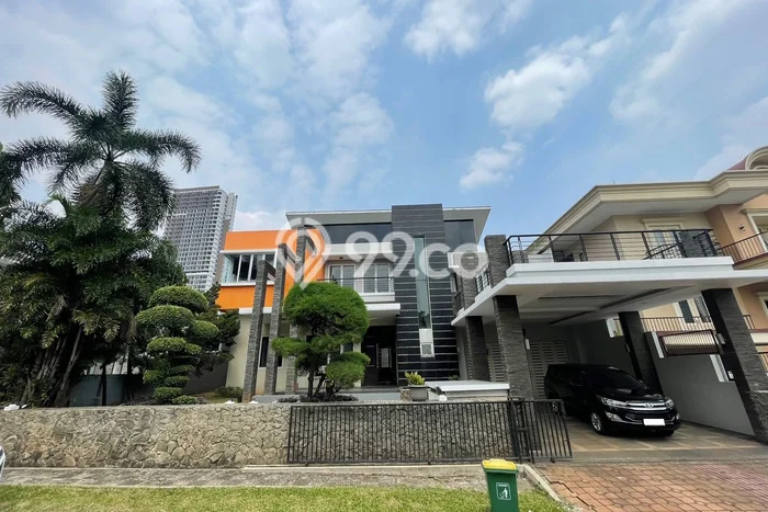 Rumah Elit LB 550m2 Siap Huni Desain Elegan di BSD Telaga Golf, Tangerang Rumah Elit LB 550m2 Siap Huni Desain Elegan di BSD Telaga Golf, Tangerang