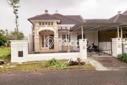 Rumah sewa siap pakai 3 Kamar Tidur di Araya, Malang Rumah sewa siap pakai 3 Kamar Tidur di Araya, Malang
