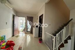 Dijual Rumah Mewah Megah Dengan View Eksklusif di Green Lake City, Jakarta Barat Dijual Rumah Mewah Megah Dengan View Eksklusif di Green Lake City, Jakarta Barat