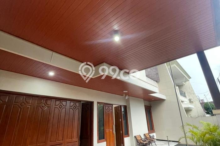 Hunian Mewah Siap Huni LT 240m2 di Mulyorejo, Surabaya Hunian Mewah Siap Huni LT 240m2 di Mulyorejo, Surabaya