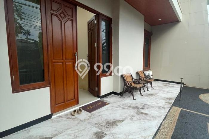 Hunian Mewah Siap Huni LT 240m2 di Mulyorejo, Surabaya Hunian Mewah Siap Huni LT 240m2 di Mulyorejo, Surabaya