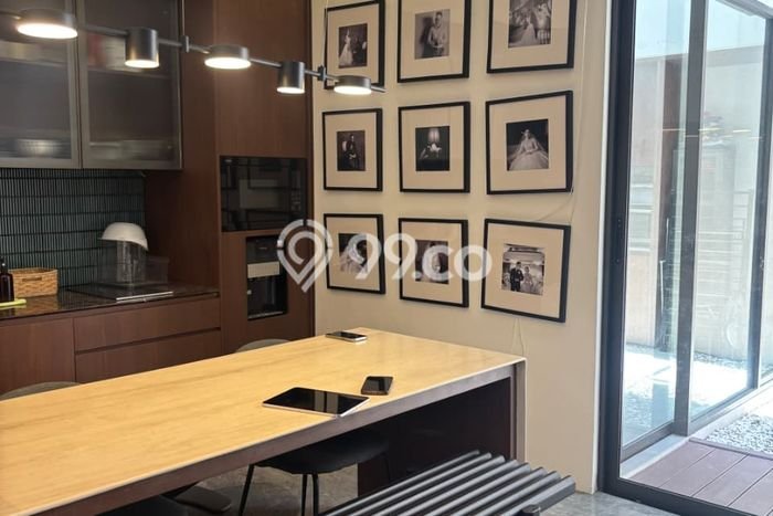 Rumah Mewah Dijual LT 128m2 di Sukolilo, Surabaya Rumah Mewah Dijual LT 128m2 di Sukolilo, Surabaya