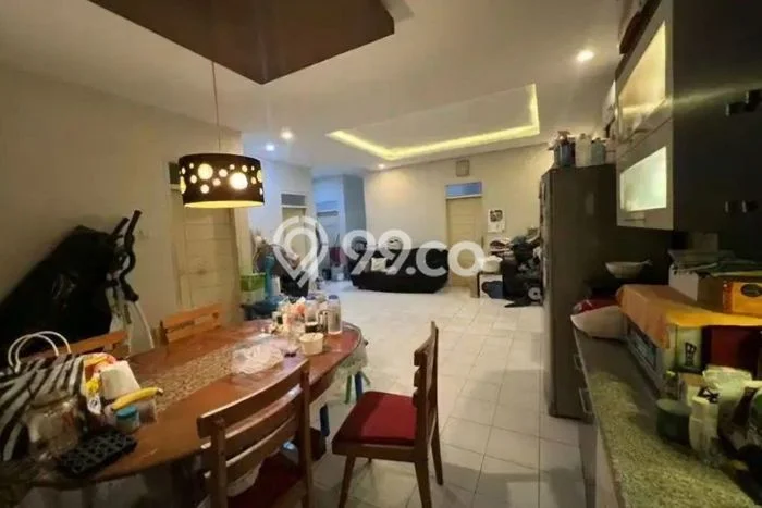 Dijual Rumah 4 Kamar Lokasi Ideal Bagus dan Strategis di Wiyung Dijual Rumah 4 Kamar Lokasi Ideal Bagus dan Strategis di Wiyung