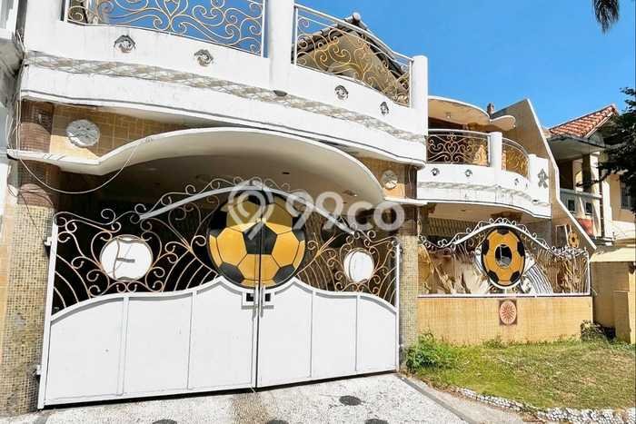 Dijual Rumah Premium dengan Fasilitas Sekitar Komplit di Sambikerep, Surabaya Dijual Rumah Premium dengan Fasilitas Sekitar Komplit di Sambikerep, Surabaya