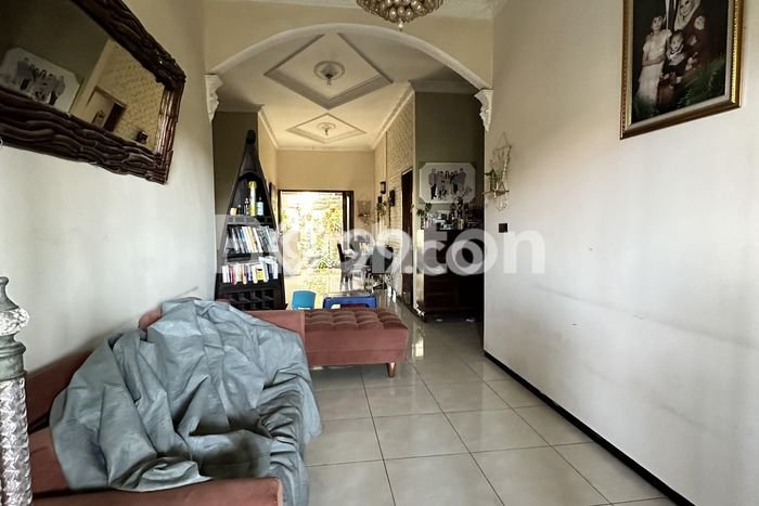 Rumah Asri di Waru, 3 KT, LT 160m² LB 150m² Rumah Asri di Waru, 3 KT, LT 160m² LB 150m²