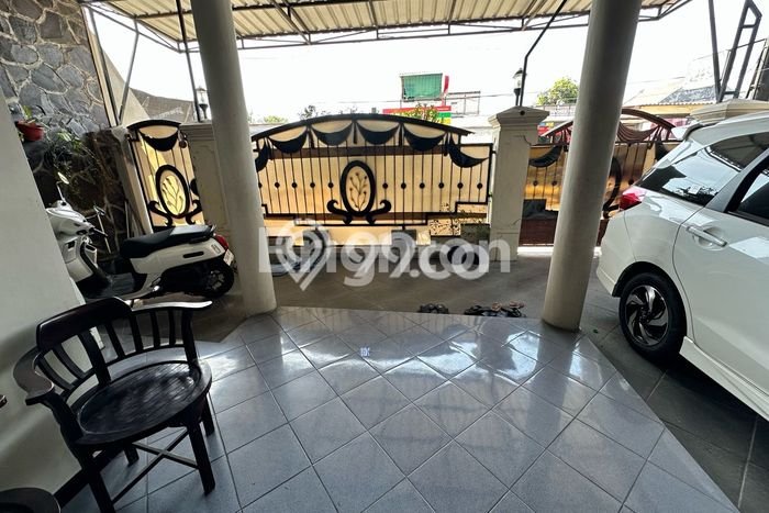 Rumah Asri di Waru, 3 KT, LT 160m² LB 150m² Rumah Asri di Waru, 3 KT, LT 160m² LB 150m²