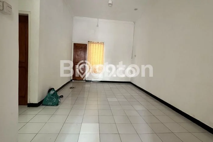 Rumah 2 Kamar Lokasi Asri di Sukolilo, Surabaya Rumah 2 Kamar Lokasi Asri di Sukolilo, Surabaya