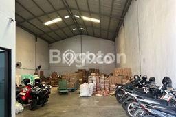INVESTASI MENGUNTUNGKAN! Gudang Kawasan Gedangan, Luas 360m2m², Nilai Profit Tinggi INVESTASI MENGUNTUNGKAN! Gudang Kawasan Gedangan, Luas 360m2m², Nilai Profit Tinggi