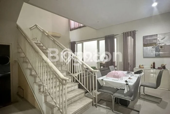 Rumah Luxury Modern Siap Huni di Manyar Surabaya Rumah Luxury Modern Siap Huni di Manyar Surabaya
