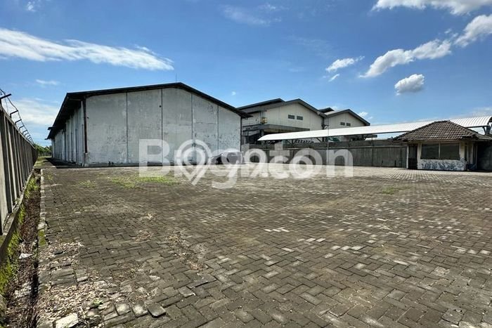 AREA PREMIUM! Gudang Kawasan , Luas 1800m2m², Lokasi Strategis AREA PREMIUM! Gudang Kawasan , Luas 1800m2m², Lokasi Strategis