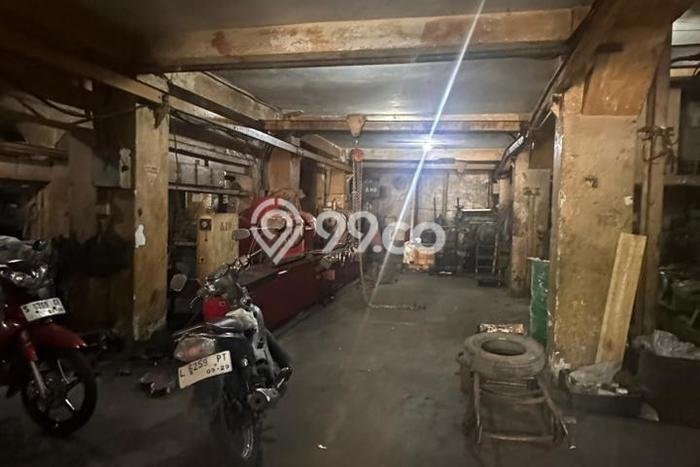 Gudang Paling Dicari LB 871m2 Dijual di Genteng Gudang Paling Dicari LB 871m2 Dijual di Genteng