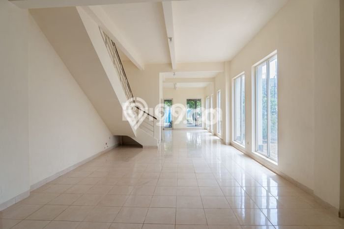 Unit Ruko Dijual di Malang LT 92m2 & LB 223m2 Unit Ruko Dijual di Malang LT 92m2 & LB 223m2