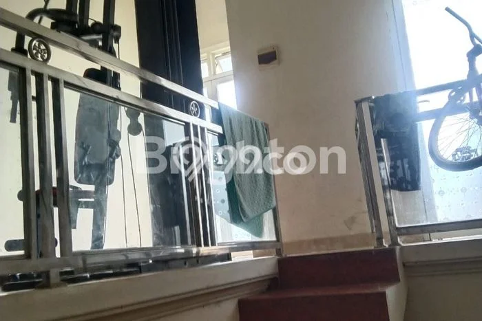 Jual Rumah Favorit Siap Huni LB 140m2 di Sukolilo, Surabaya Jual Rumah Favorit Siap Huni LB 140m2 di Sukolilo, Surabaya