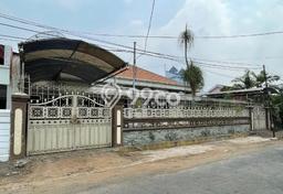 Siap Huni Rumah Mewah 5 Kamar di Dukuh Pakis Dekat ke Mana Saja Siap Huni Rumah Mewah 5 Kamar di Dukuh Pakis Dekat ke Mana Saja