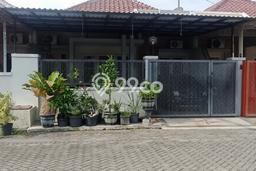 Dijual Cepat Rumah Favorit Siap Huni LB 176m2 di Rungkut, Surabaya Dijual Cepat Rumah Favorit Siap Huni LB 176m2 di Rungkut, Surabaya