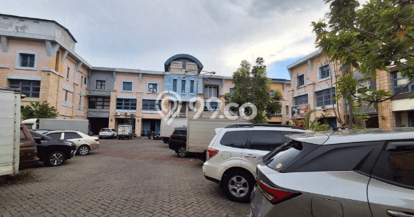 Unit Ruko Dijual di Surabaya LT 72m2 & LB 135m2 Unit Ruko Dijual di Surabaya LT 72m2 & LB 135m2
