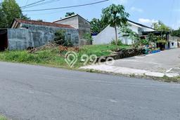 Tanah Kosong Dijual di Sleman dengan Area 102m2 Tanah Kosong Dijual di Sleman dengan Area 102m2