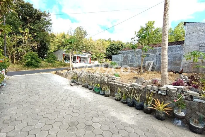 Lahan Kosong Dijual di Yogyakarta dengan Area 102m2 Lahan Kosong Dijual di Yogyakarta dengan Area 102m2