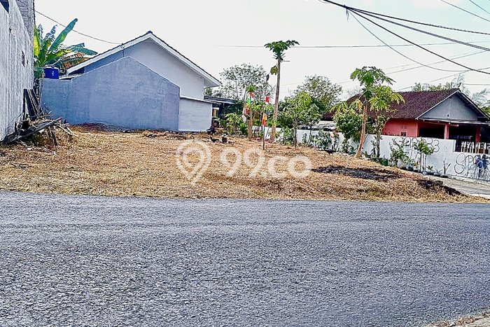 Lahan untuk Dijual di Wirobrajan Yogyakarta Luas 102m2 Lahan untuk Dijual di Wirobrajan Yogyakarta Luas 102m2
