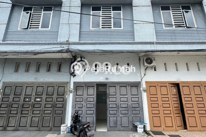 Rumah Cantik Siap Huni Di Medan Johor Luas 168m2 Lokasi Strategis Rumah Cantik Siap Huni Di Medan Johor Luas 168m2 Lokasi Strategis