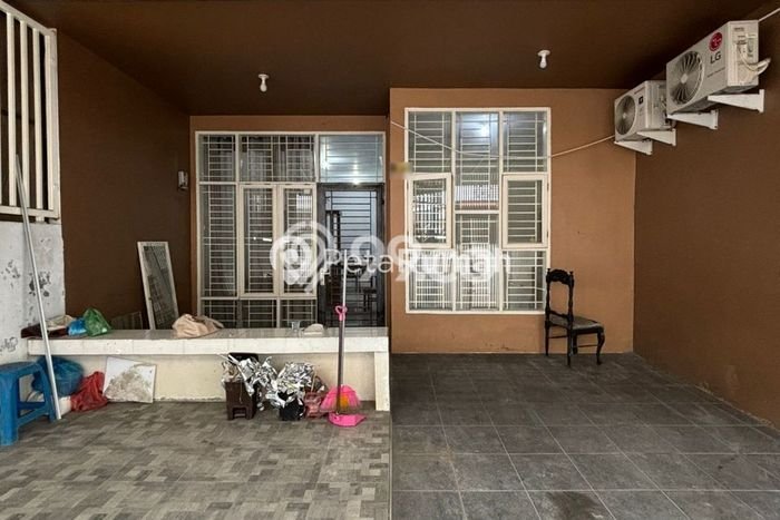 Vila Kawasan Medan Johor, Area 84m2m², Lokasi Potensial untuk bisnis Vila Kawasan Medan Johor, Area 84m2m², Lokasi Potensial untuk bisnis
