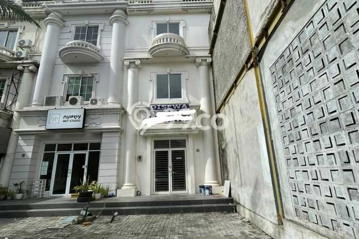 Ruko Disewa di Jakarta Utara dengan LB 250m2 Area Komersial Ramai Ruko Disewa di Jakarta Utara dengan LB 250m2 Area Komersial Ramai