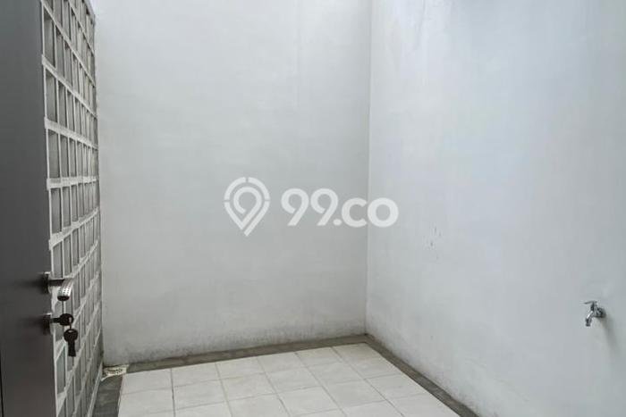 Rumah Strategis Modern Lb 150m2 di Gayungan, Surabaya Rumah Strategis Modern Lb 150m2 di Gayungan, Surabaya