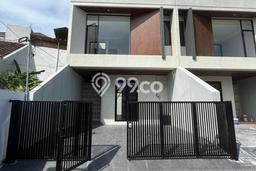 For Sale Rumah 3 Kamar Lokasi Strategis Nyaman dan Strategis di Sukolilo For Sale Rumah 3 Kamar Lokasi Strategis Nyaman dan Strategis di Sukolilo