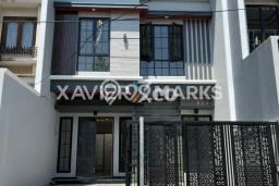Rumah Mewah Dijual LT 126m2 di Sukolilo, Surabaya Rumah Mewah Dijual LT 126m2 di Sukolilo, Surabaya