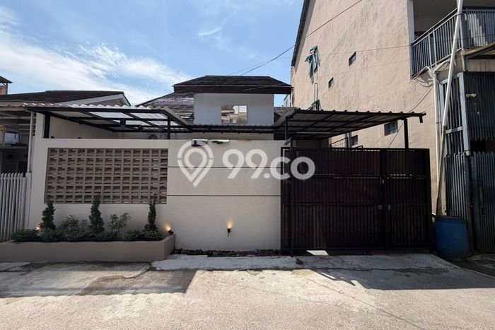 Dijual Hunian Rumah Terawat 4 Kamar di Buah Batu, Bandung Dijual Hunian Rumah Terawat 4 Kamar di Buah Batu, Bandung