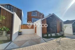 Rumah di Nyanyi, Akses ke Fasilitas, 2 KT, Luas 140m² Bangunan 160m² Rumah di Nyanyi, Akses ke Fasilitas, 2 KT, Luas 140m² Bangunan 160m²