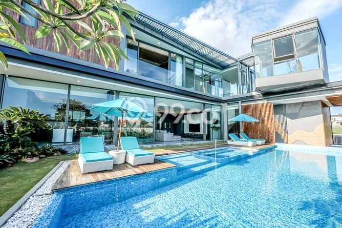 Rumah Elit LB 1060m2 Siap Pakai Desain Elegan di Umalas, Badung Rumah Elit LB 1060m2 Siap Pakai Desain Elegan di Umalas, Badung