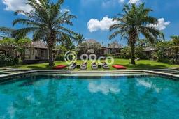 Ready to Use! Luxury House LT 5586m2 Desain Elegan di canggu Ready to Use! Luxury House LT 5586m2 Desain Elegan di canggu