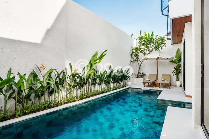 Rumah Mewah LB 190m2 Siap Huni Desain Elegan di Kerobokan, Badung Rumah Mewah LB 190m2 Siap Huni Desain Elegan di Kerobokan, Badung