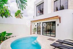 Rumah Lingkungan Asri kawasan Canggu, Badung, Luas 100m² Bangunan 140m² Rumah Lingkungan Asri kawasan Canggu, Badung, Luas 100m² Bangunan 140m²