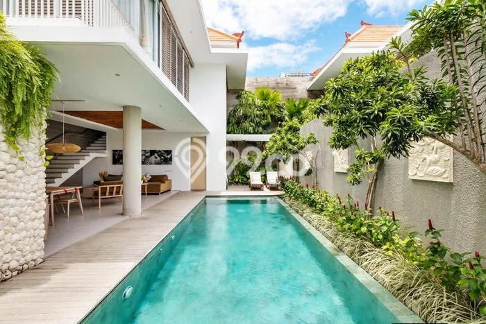 Ready to Use! Premium House LT 200m2 Desain Elegan di Seminyak Ready to Use! Premium House LT 200m2 Desain Elegan di Seminyak