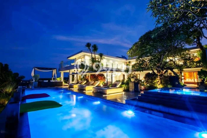 Dijual Rumah Mewah Elegan Dengan View Cantik di Jimbaran, Badung Dijual Rumah Mewah Elegan Dengan View Cantik di Jimbaran, Badung