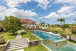 Rumah Elit LB 1500m2 Siap Pakai Desain Elegan di Canggu, Badung Rumah Elit LB 1500m2 Siap Pakai Desain Elegan di Canggu, Badung