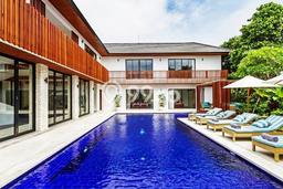 Rumah Mewah LB 550m2 Siap Pakai Desain Elegan di Seminyak, Badung Rumah Mewah LB 550m2 Siap Pakai Desain Elegan di Seminyak, Badung